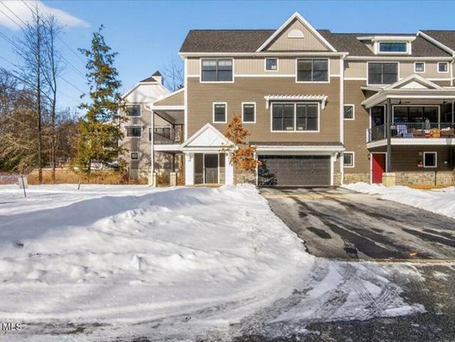 Townhouse for sale in Saratoga, New York