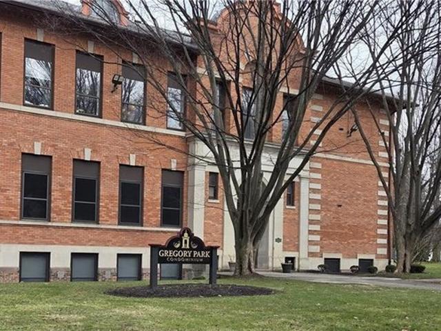 Condo for sale in Oak Hill, New York