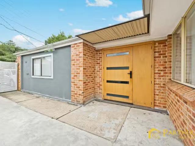 House for rent in Old Guildford