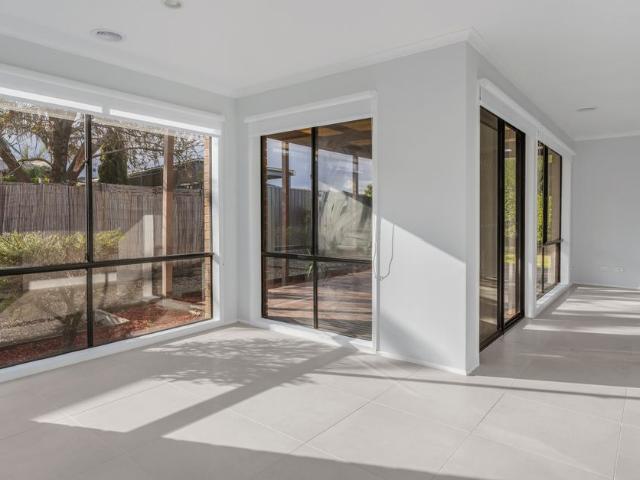 House for rent in Oakwood, Melbourne