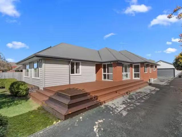 House for sale in Chaslands, Canterbury