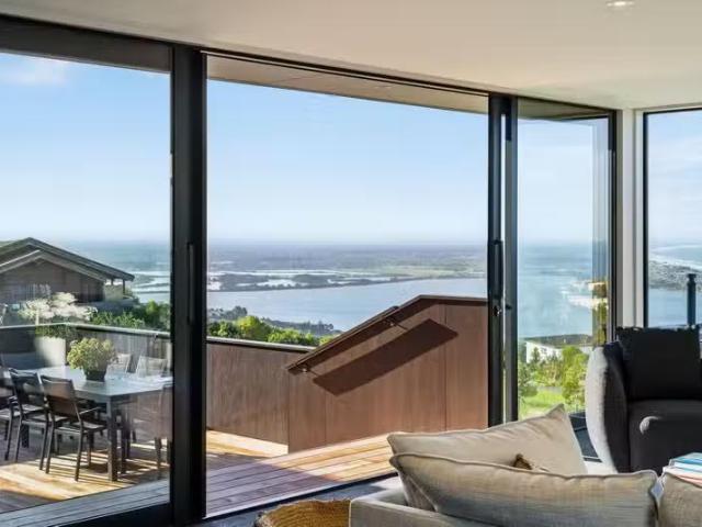 House for sale in Chaslands, Canterbury