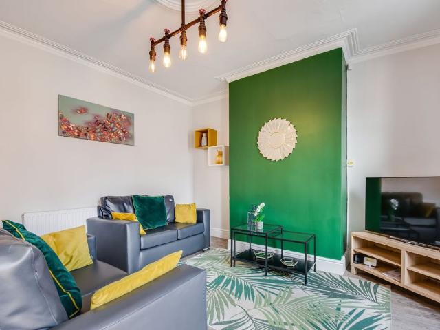 House for rent in Hyde Park, West Yorkshire