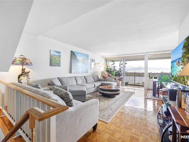 House for sale in Fort Lee, New Jersey