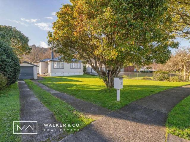 House for sale in Pauatahanui, Wellington