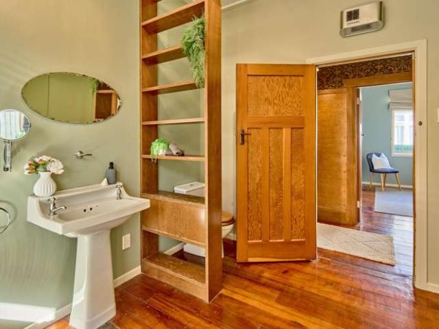 House for sale in Days Bay, Wellington