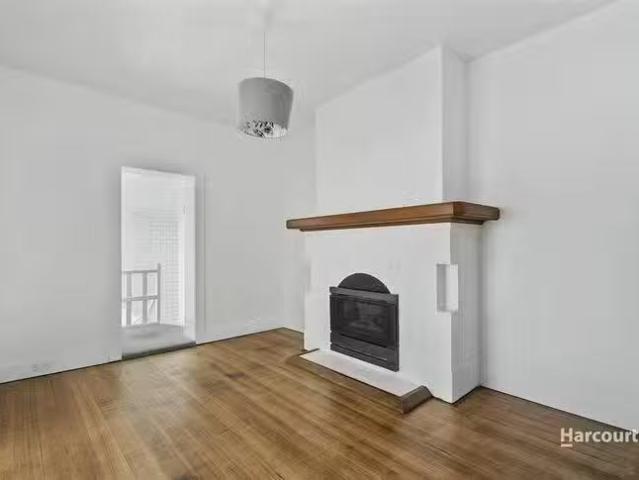 House for rent in New Town