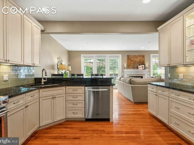 Townhouse for sale in Newark