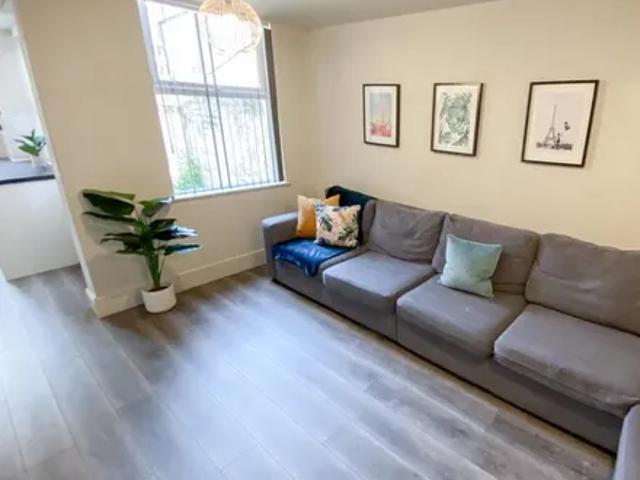 House for rent in Elm Park, Calderstones