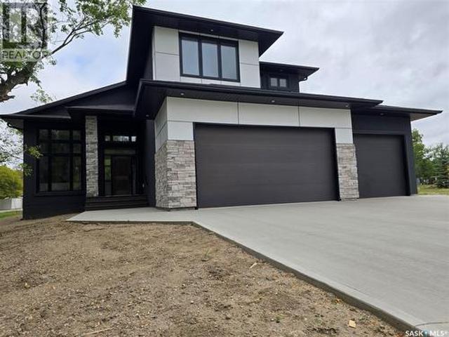 House for sale in Weyburn, Saskatchewan