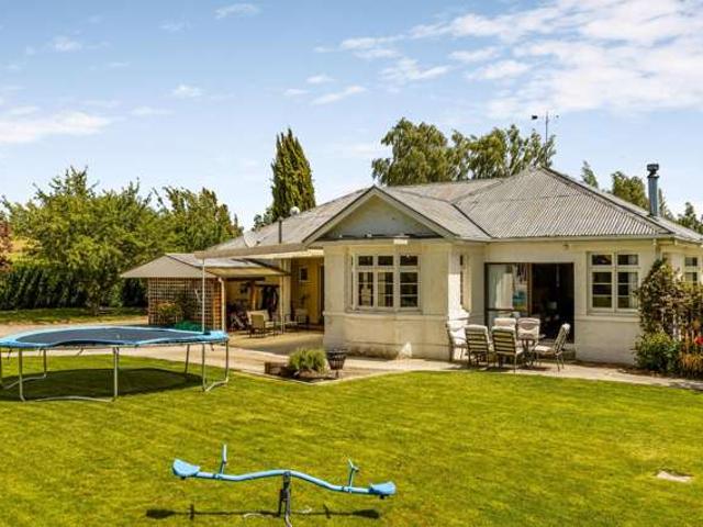 House for sale in Otakou