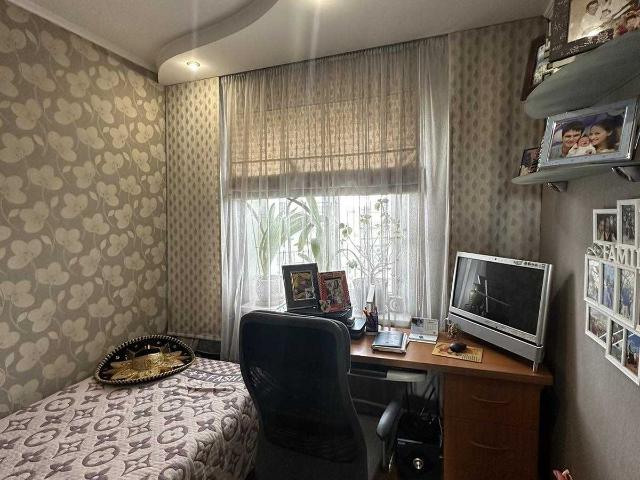 Квартира продажа в Великодолинском, Днепропетровской области