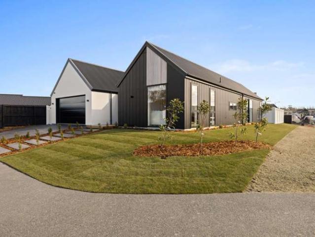 House for sale in Chaslands, Canterbury