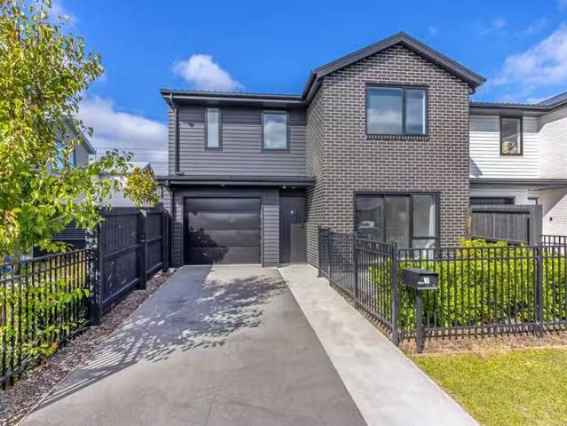 House for sale in Chaslands, Canterbury