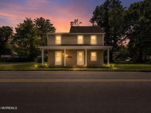 House for sale in Cream Ridge, New Jersey