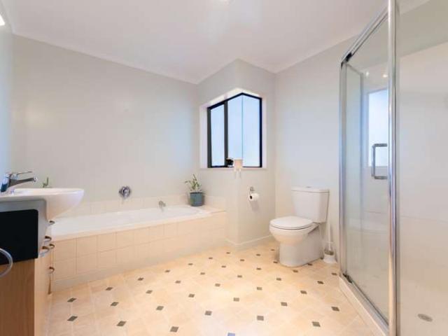 House for sale in Waikanae Beach, Wellington