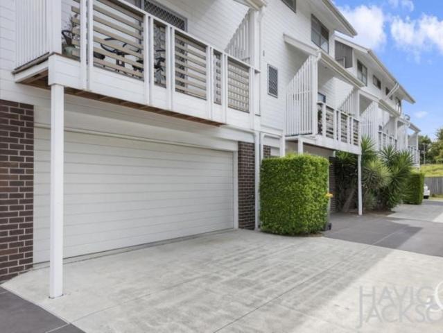 Townhouse for rent in Greenslopes, Greater Brisbane