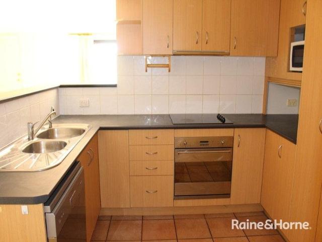 Townhouse for rent in Indooroopilly, Greater Brisbane