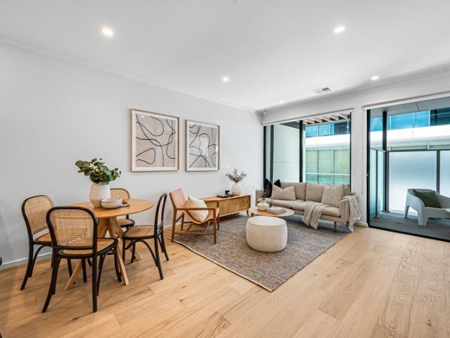 Townhouse for rent in Adelaide