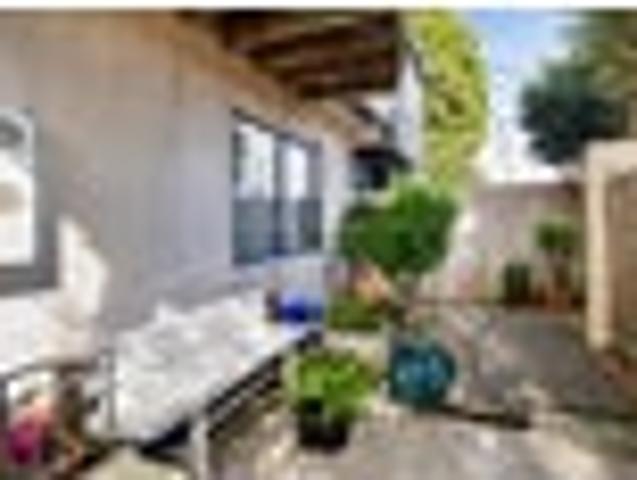 Townhouse for sale in Balmoral