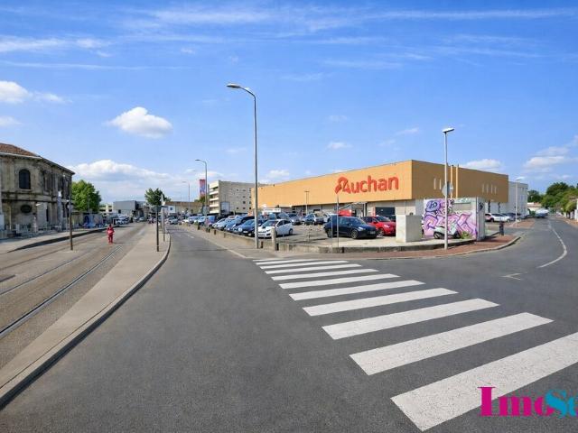 Local Commercial vente à Bordeaux, Talence