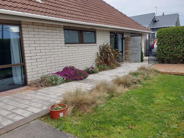 House for rent in Chaslands, Canterbury