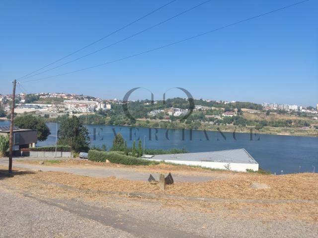 Terreno venda em Oliveira Do Douro, Oliveira do Douro