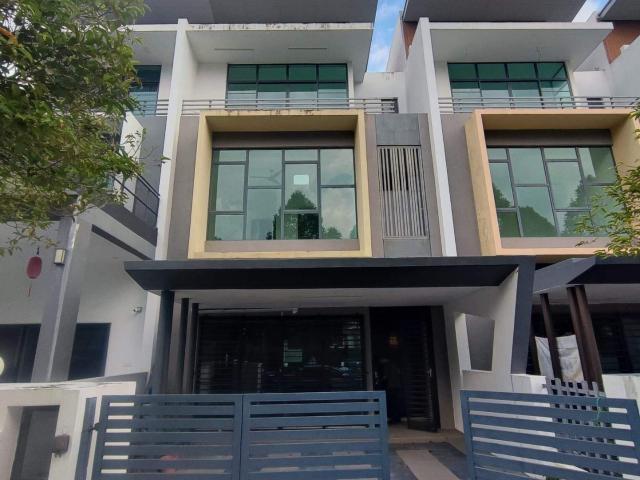 Room for rent in Taman Perindustrian Meranti Jaya, Sepang