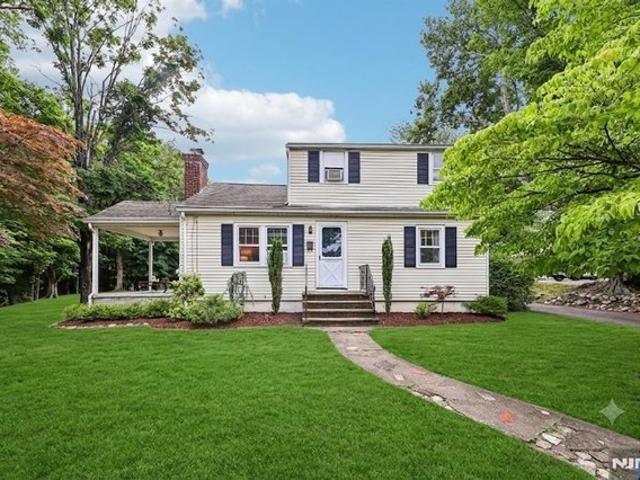 House for sale in Wyckoff, New Jersey