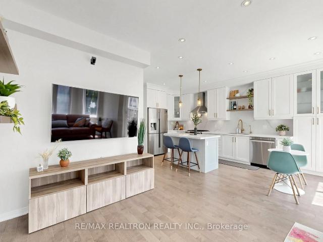Townhouse for sale in Woburn, Ontario