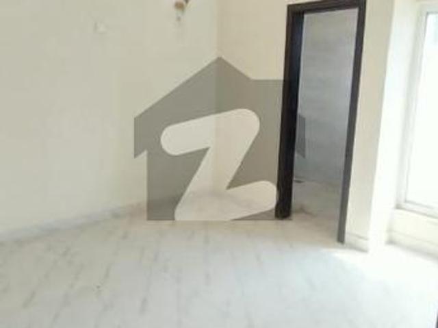 House for sale in Sarai Alamgir, Punjab