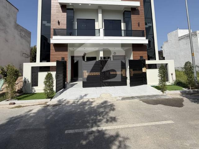House for sale in گجرات ڈویژن, پنجاب