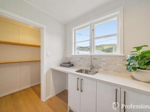 House for sale in Days Bay, Wellington