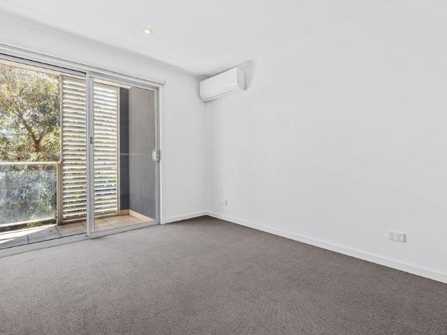 Townhouse for rent in Botanica Park, Melbourne