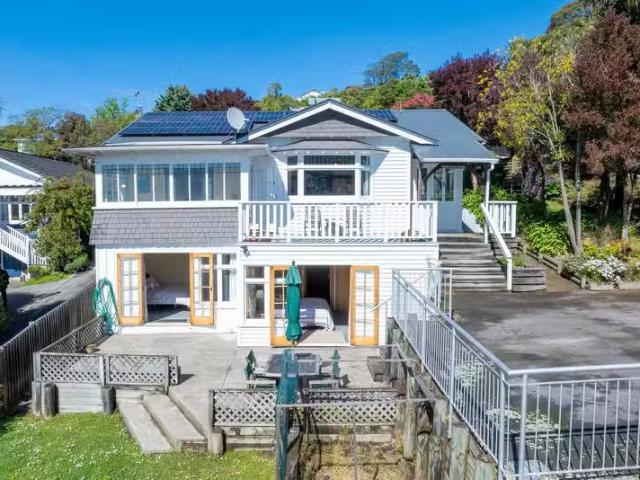 House for sale in Chaslands, Canterbury