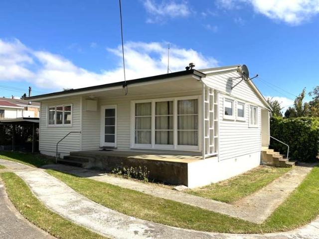 House for sale in Otakou