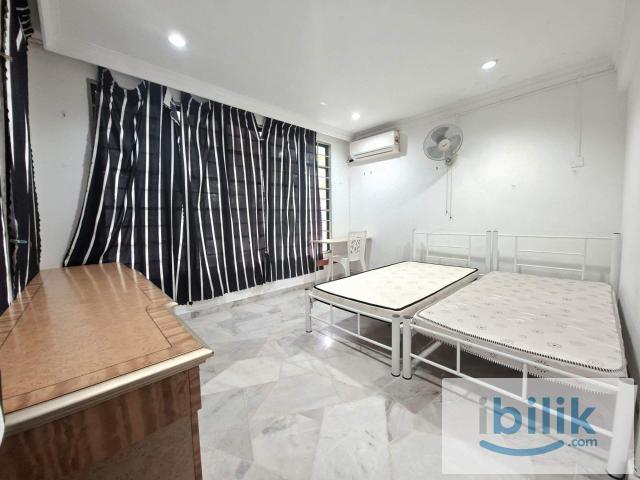 Room for rent in PJU 6, Petaling Jaya