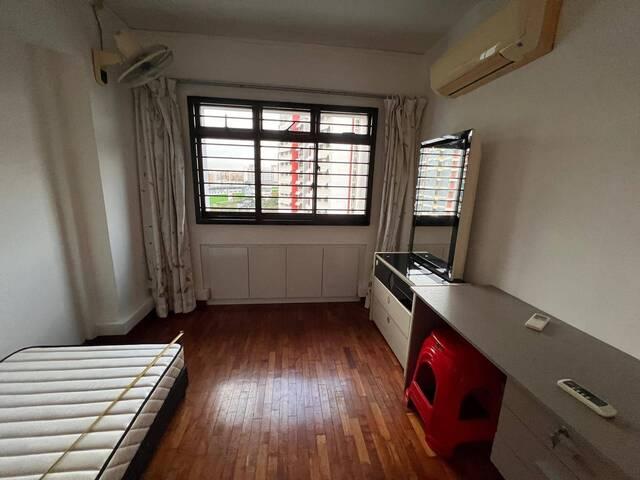 Room for rent in 23 North West