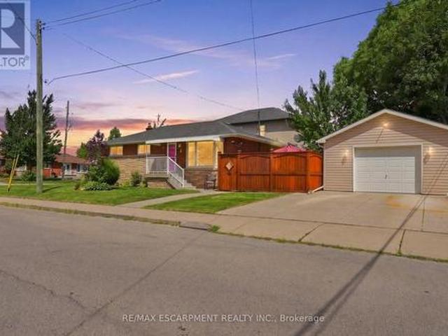 House for sale in Ancaster, Ontario