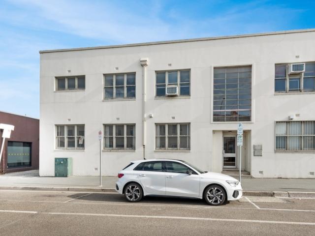 Office for rent in Brisbane Grove, New South Wales