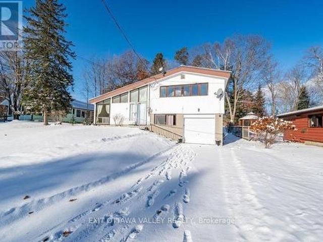 House for sale in Renfrew, Ontario