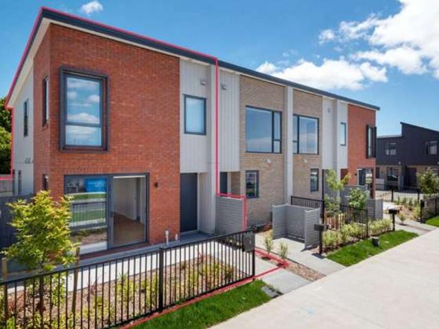 Townhouse for rent in Awhitu