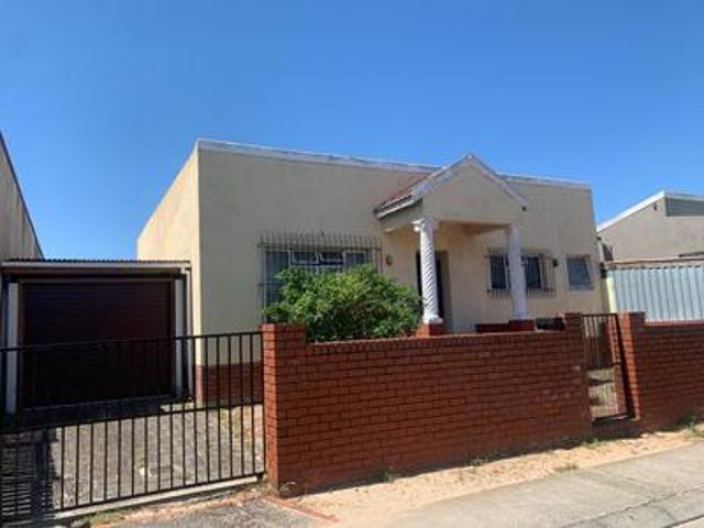 House for sale in Mitchells Plain, Western Cape