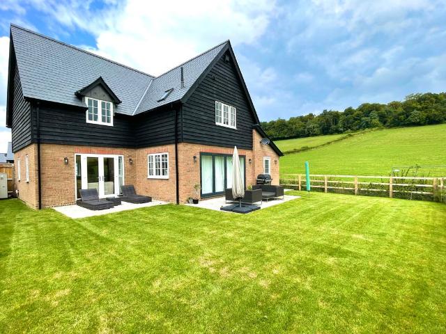 House for rent in Chesham, Asheridge