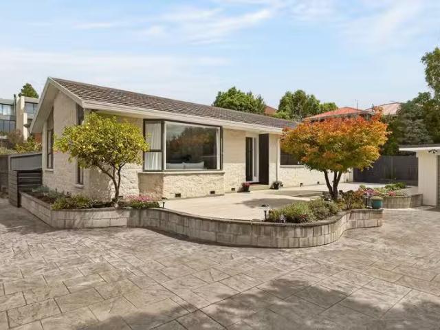 House for sale in Chaslands, Canterbury