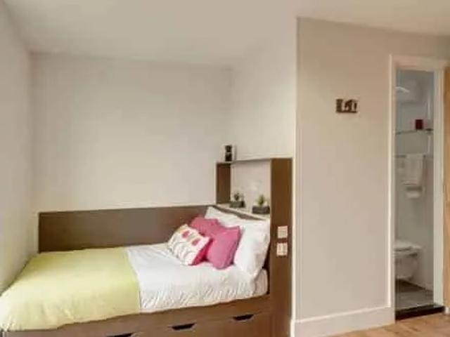 Apartment for rent in Surbiton, Greater London