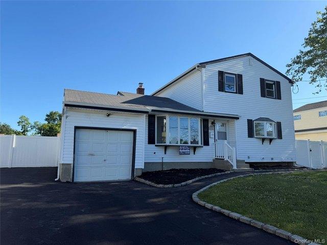 House for sale in Bohemia, New York