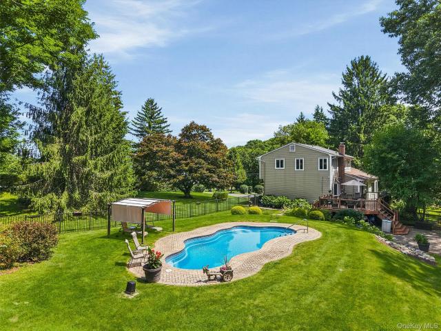 House for sale in Baldwin Place, New York