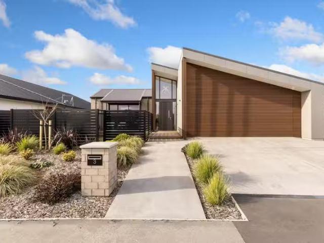 House for sale in Casebrook, Canterbury