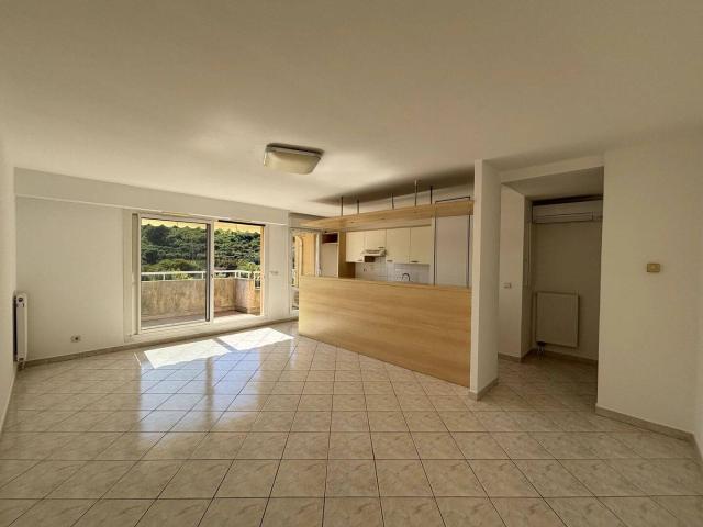 Appartement location à Saint-Laurent les Costes, Èze
